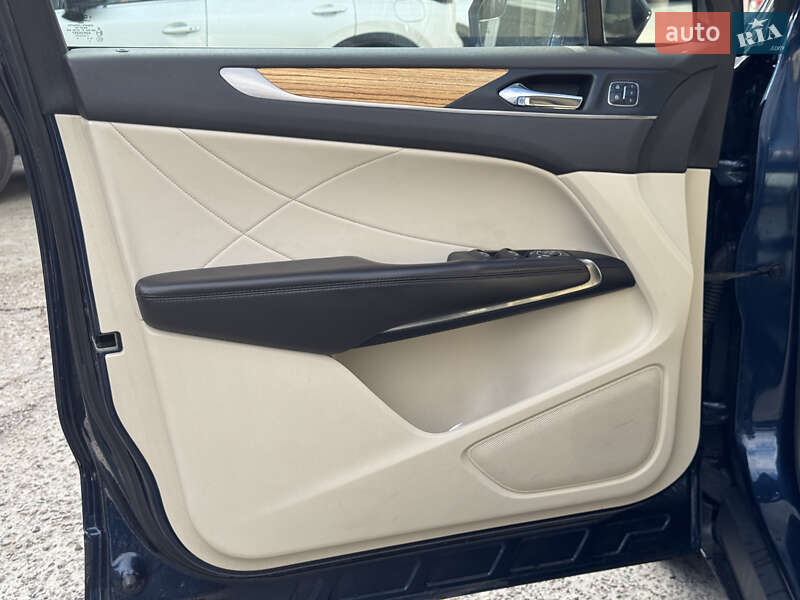 Позашляховик / Кросовер Lincoln MKC 2015 в Житомирі