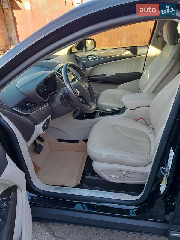 Позашляховик / Кросовер Lincoln MKC 2018 в Києві фото 8 Позашляховик / Кросовер Lincoln MKC 2018 в Києві