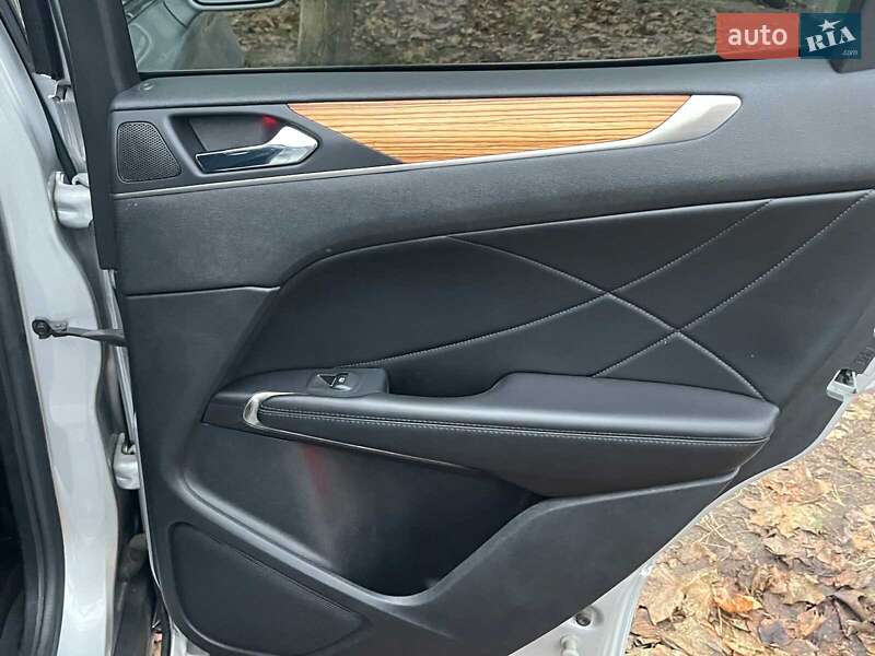 Позашляховик / Кросовер Lincoln MKC 2014 в Києві фото 19 Позашляховик / Кросовер Lincoln MKC 2014 в Києві