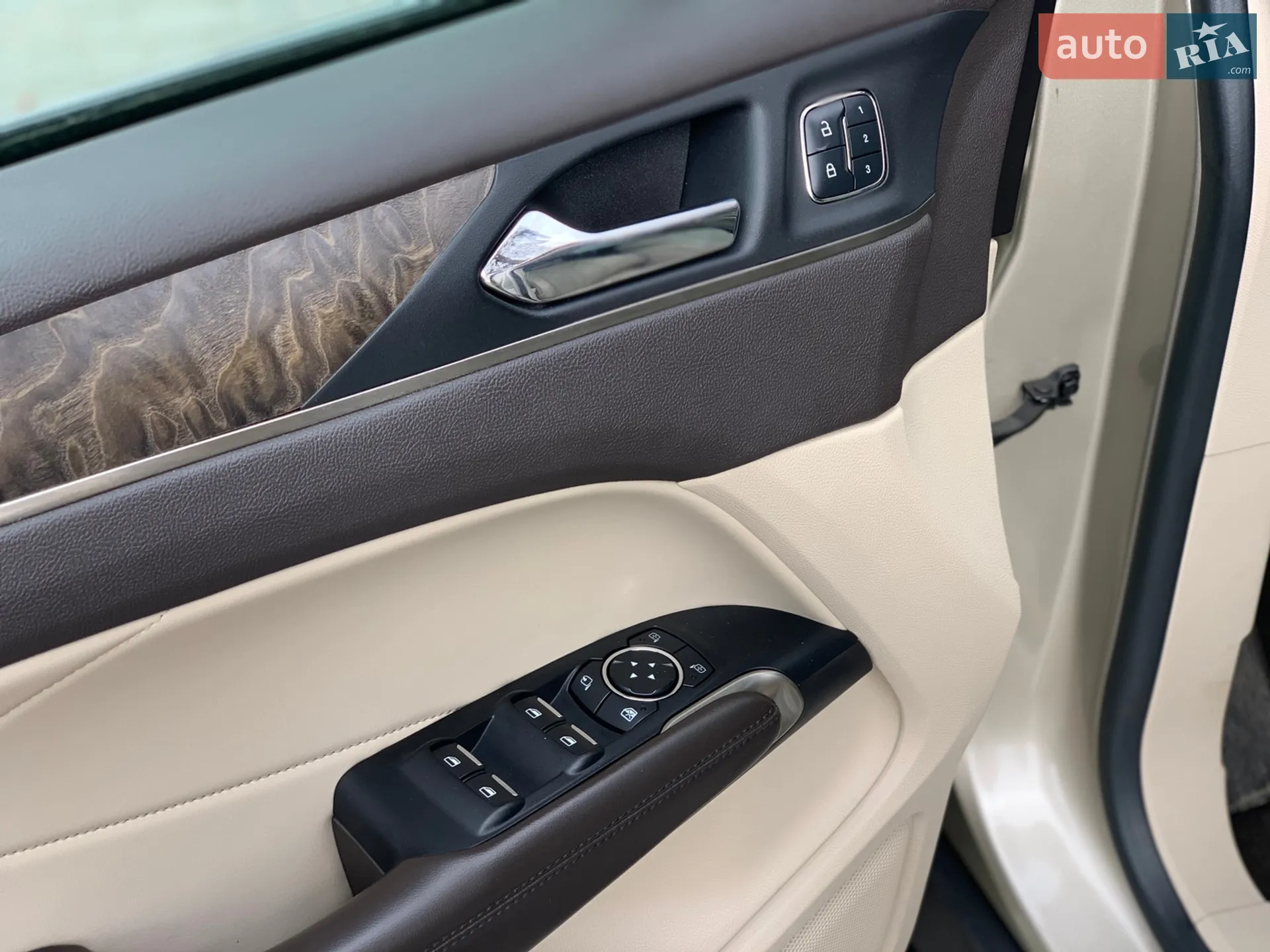 2017 Lincoln MKC - мініатюра 9