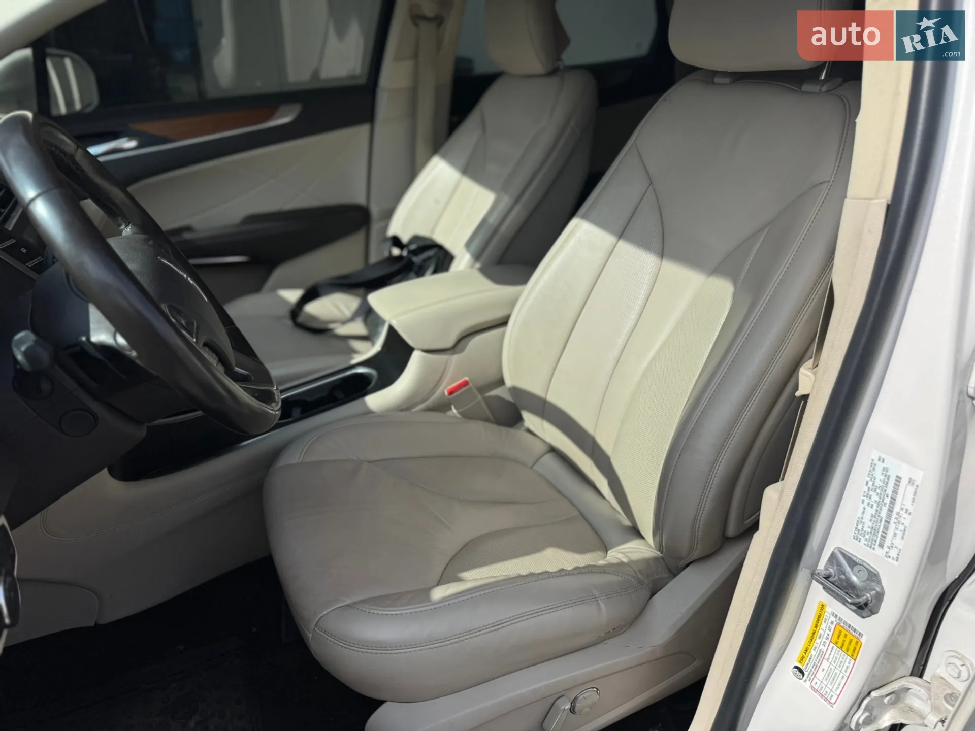 2019 Lincoln MKC - мініатюра 9