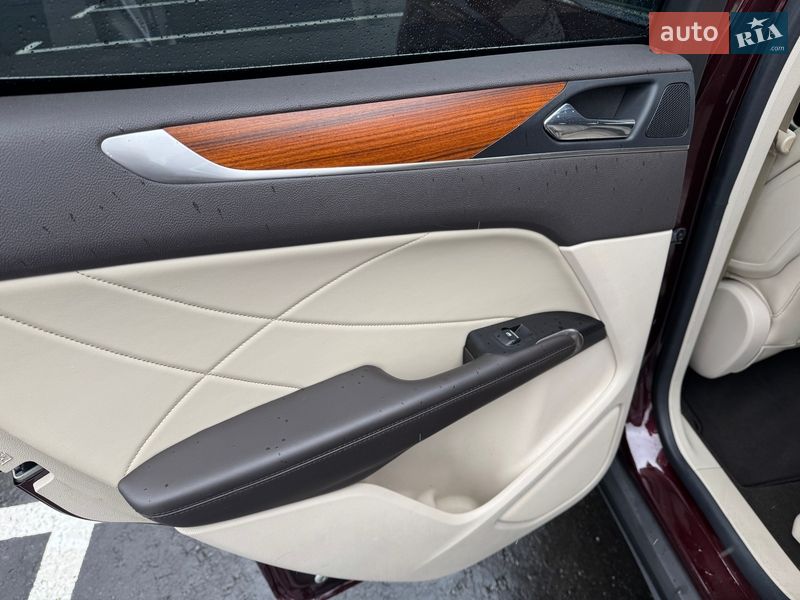 Позашляховик / Кросовер Lincoln MKC 2018 в Києві фото 28 Позашляховик / Кросовер Lincoln MKC 2018 в Києві