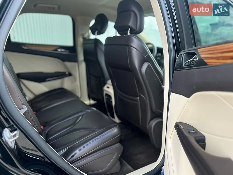 Lincoln MKC 2015 VIN 5LMCJ2C92GUJ20541 фото оголошення 18 з 64