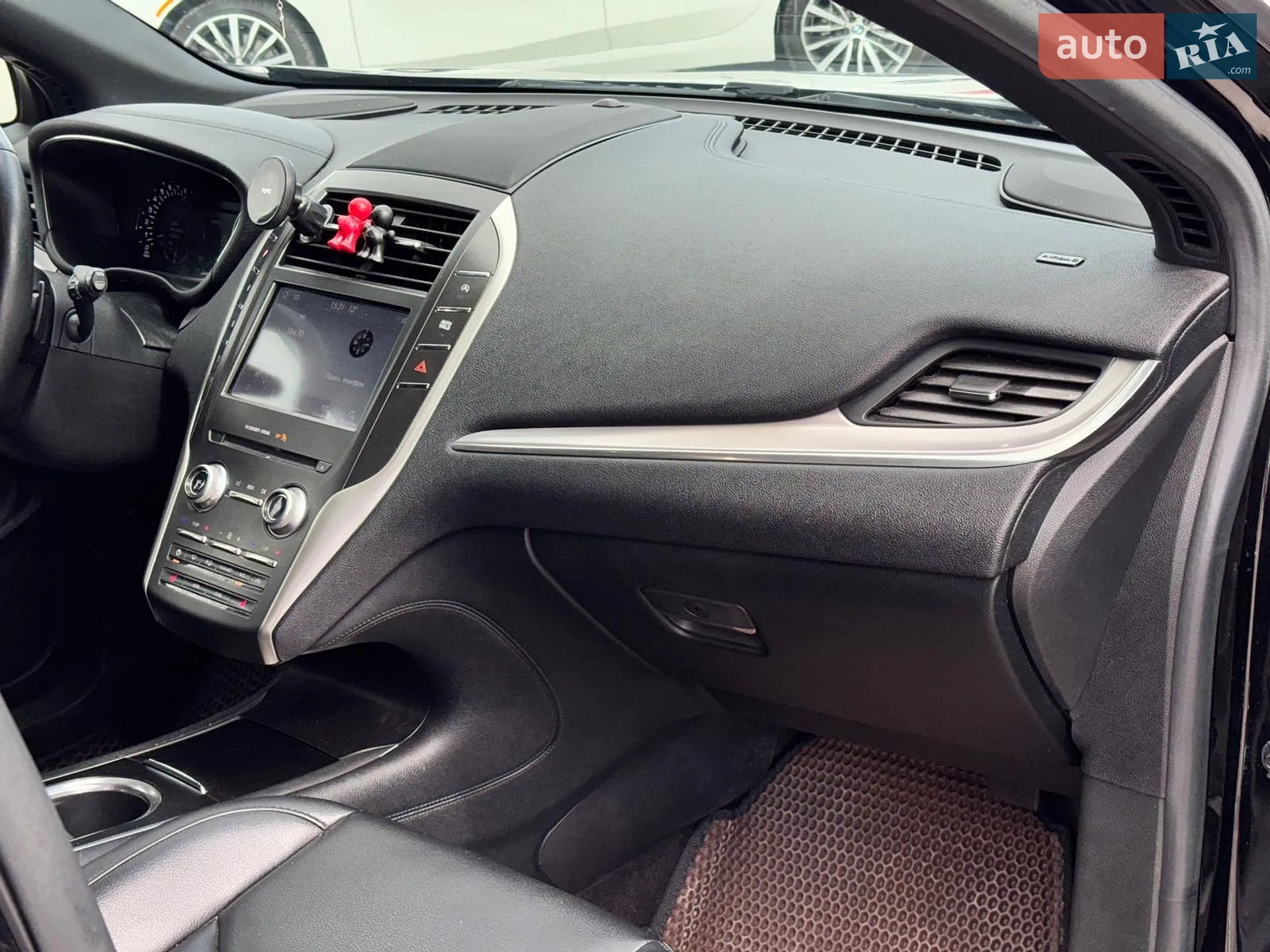 2019 Lincoln MKC - мініатюра 42