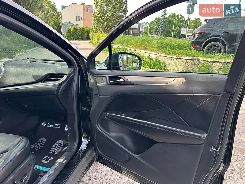 Lincoln MKC 2015 VIN 5LMCJ1C95GUJ19572 фото оголошення 22 з 61