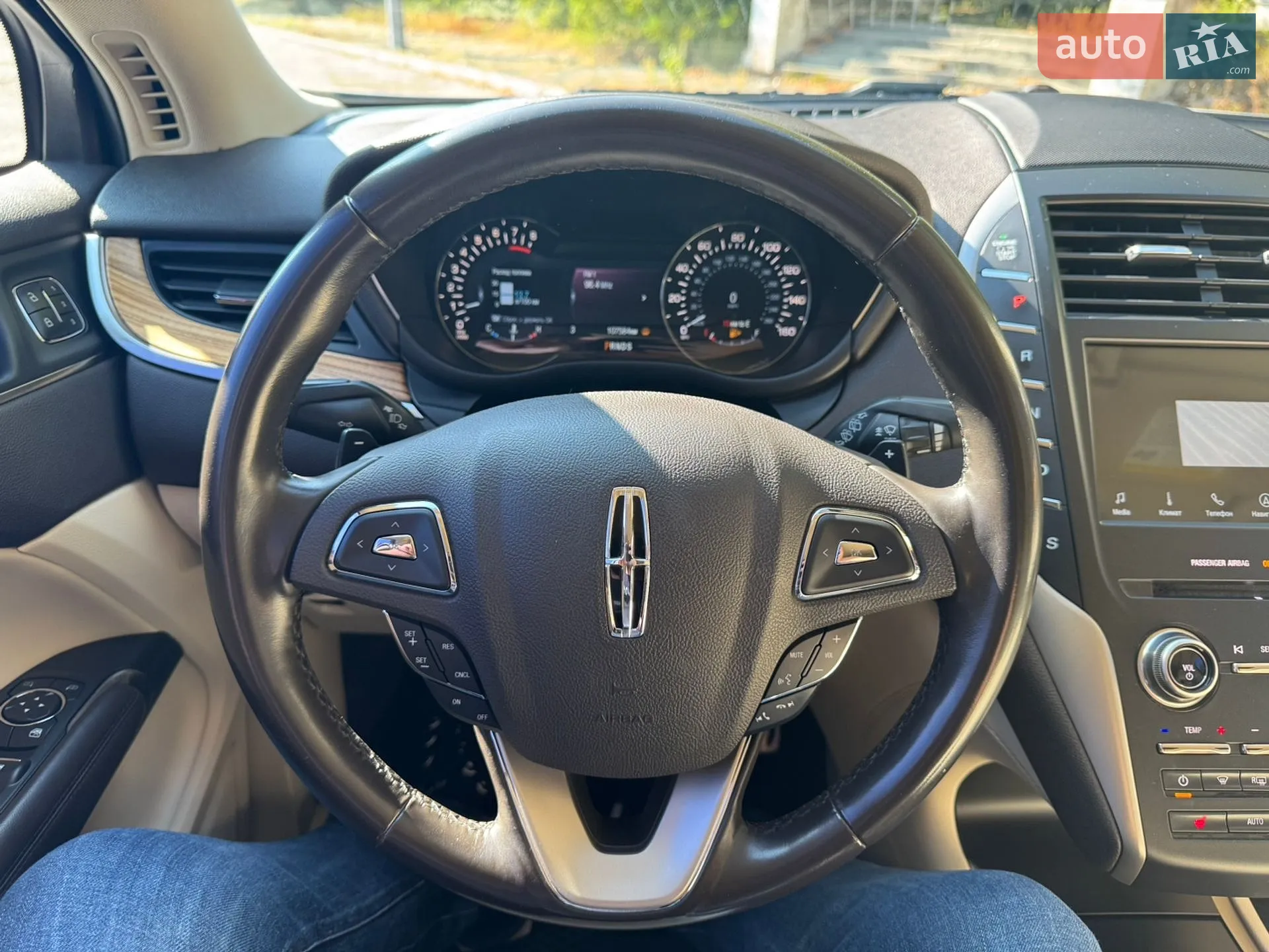 2016 Lincoln MKC - мініатюра 16