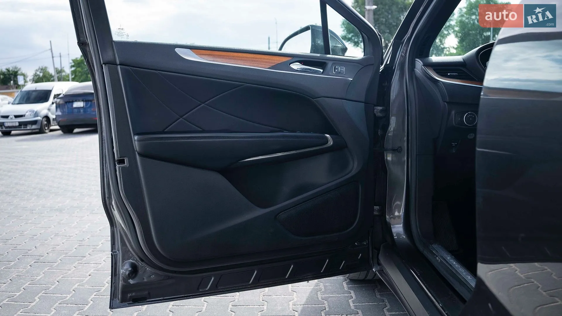 2016 Lincoln MKC - мініатюра 28