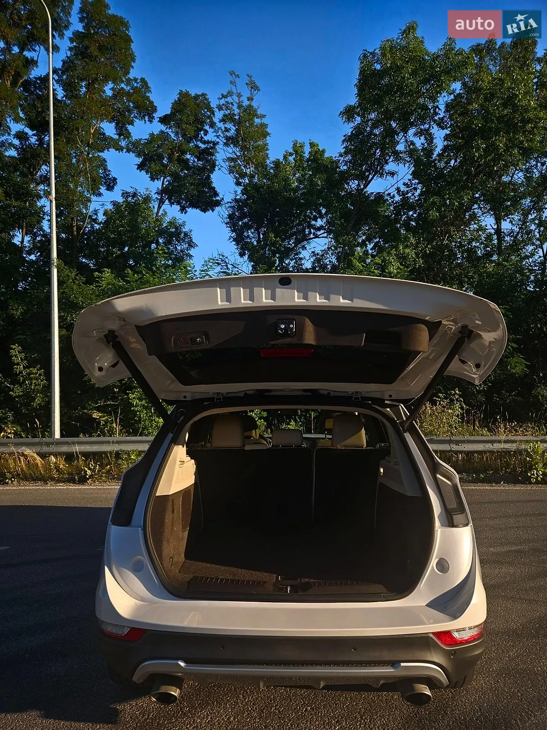 2019 Lincoln MKC - мініатюра 17
