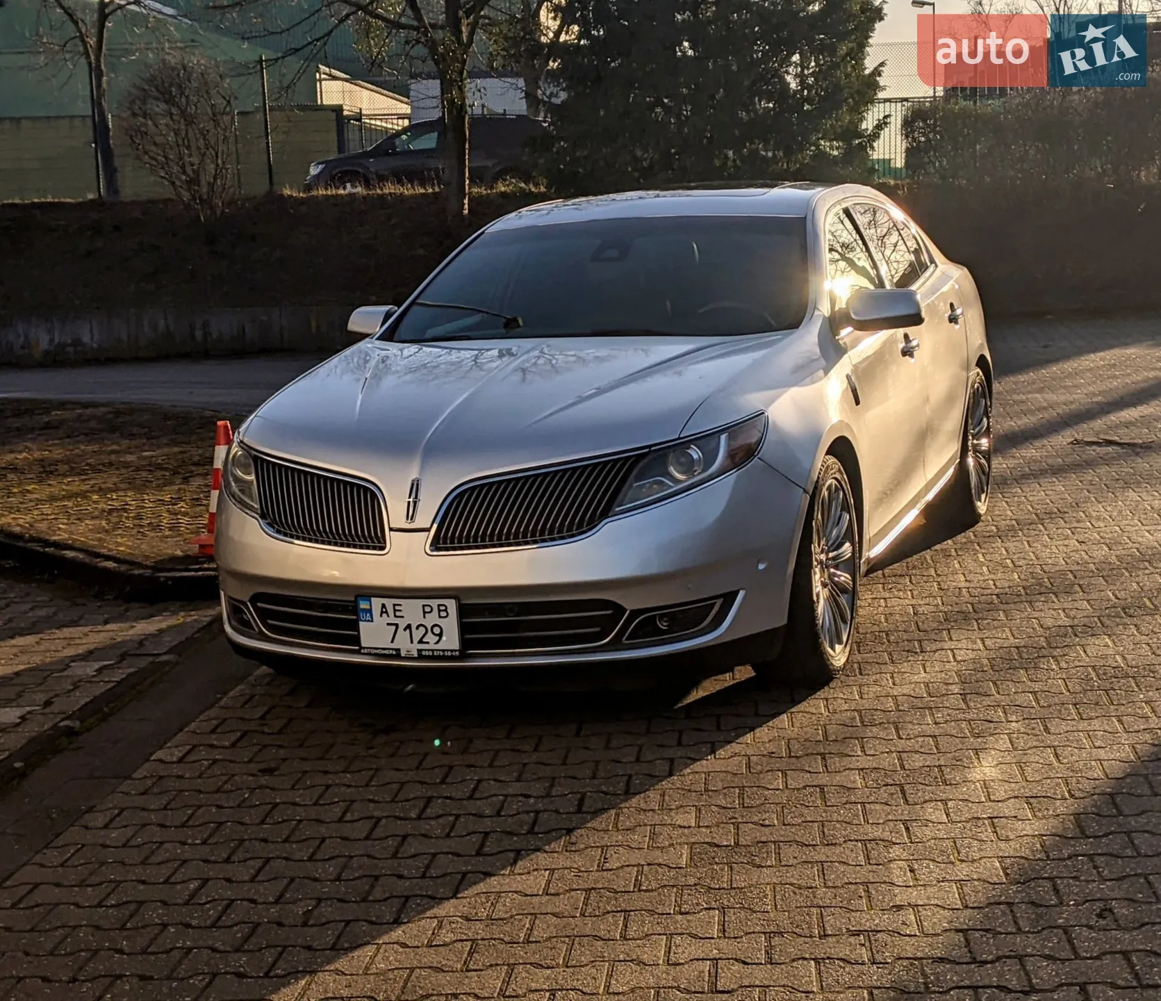 2013 Lincoln MKS - мініатюра 2