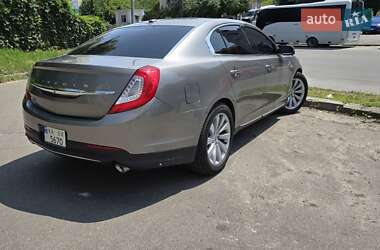 Седан Lincoln MKS 2015 в 