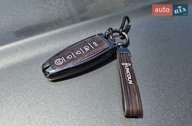 Седан Lincoln MKS 2015 в 
