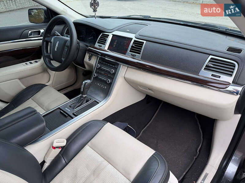 Седан Lincoln MKS 2010 в Запоріжжі