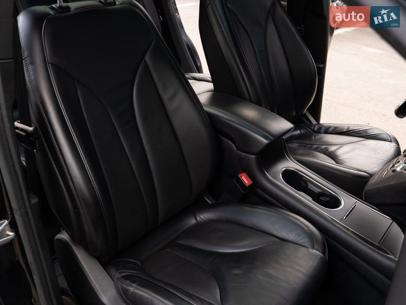 Седан Lincoln MKS 2014 в Дніпрі