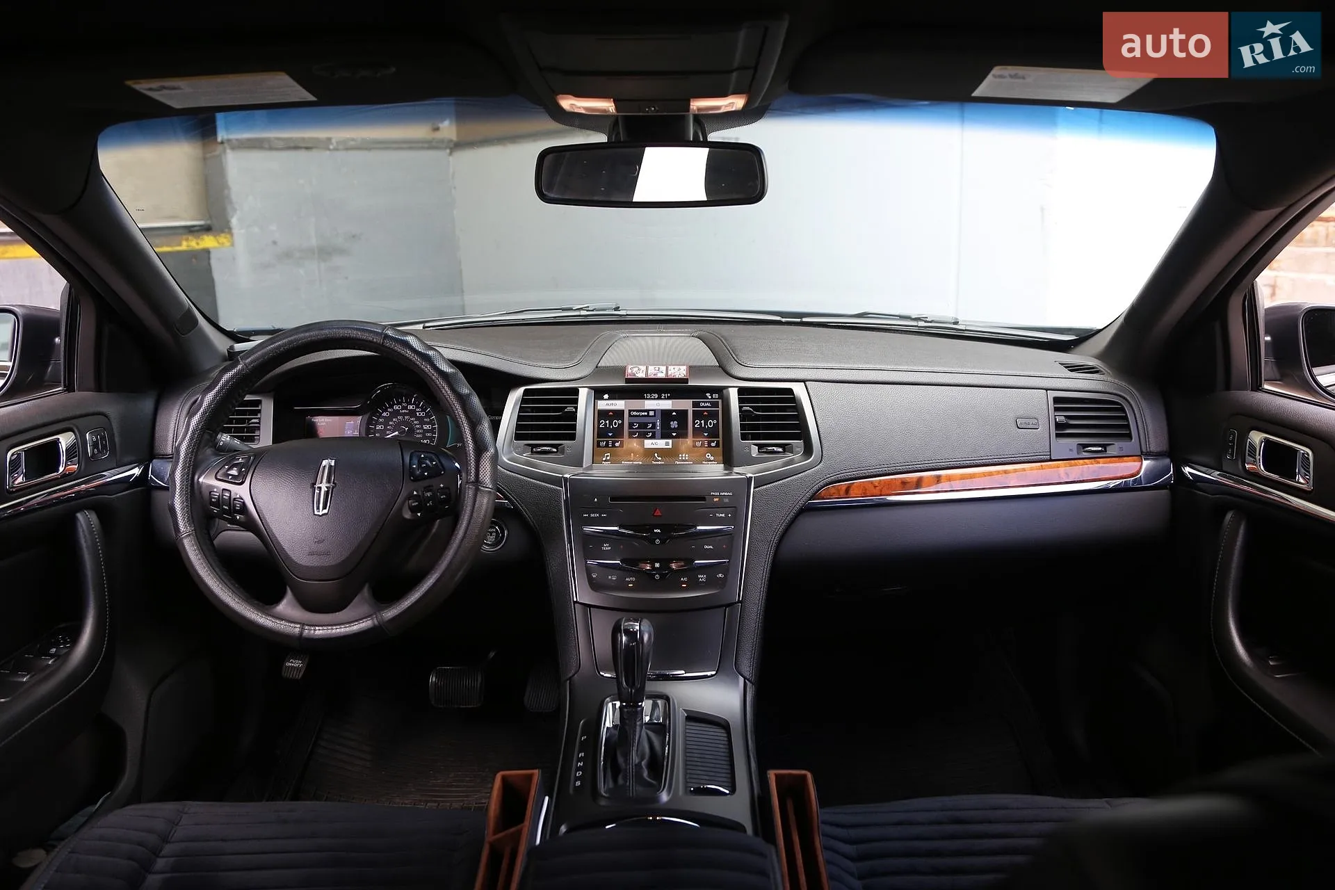 2016 Lincoln MKS - мініатюра 14