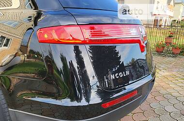 Минивэн Lincoln MKT 2016 в 