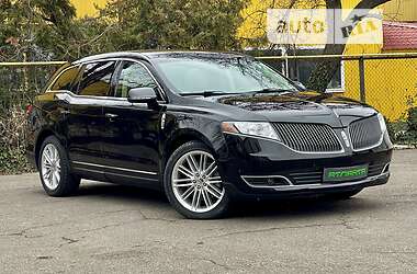 Минивэн Lincoln MKT 2015 в 