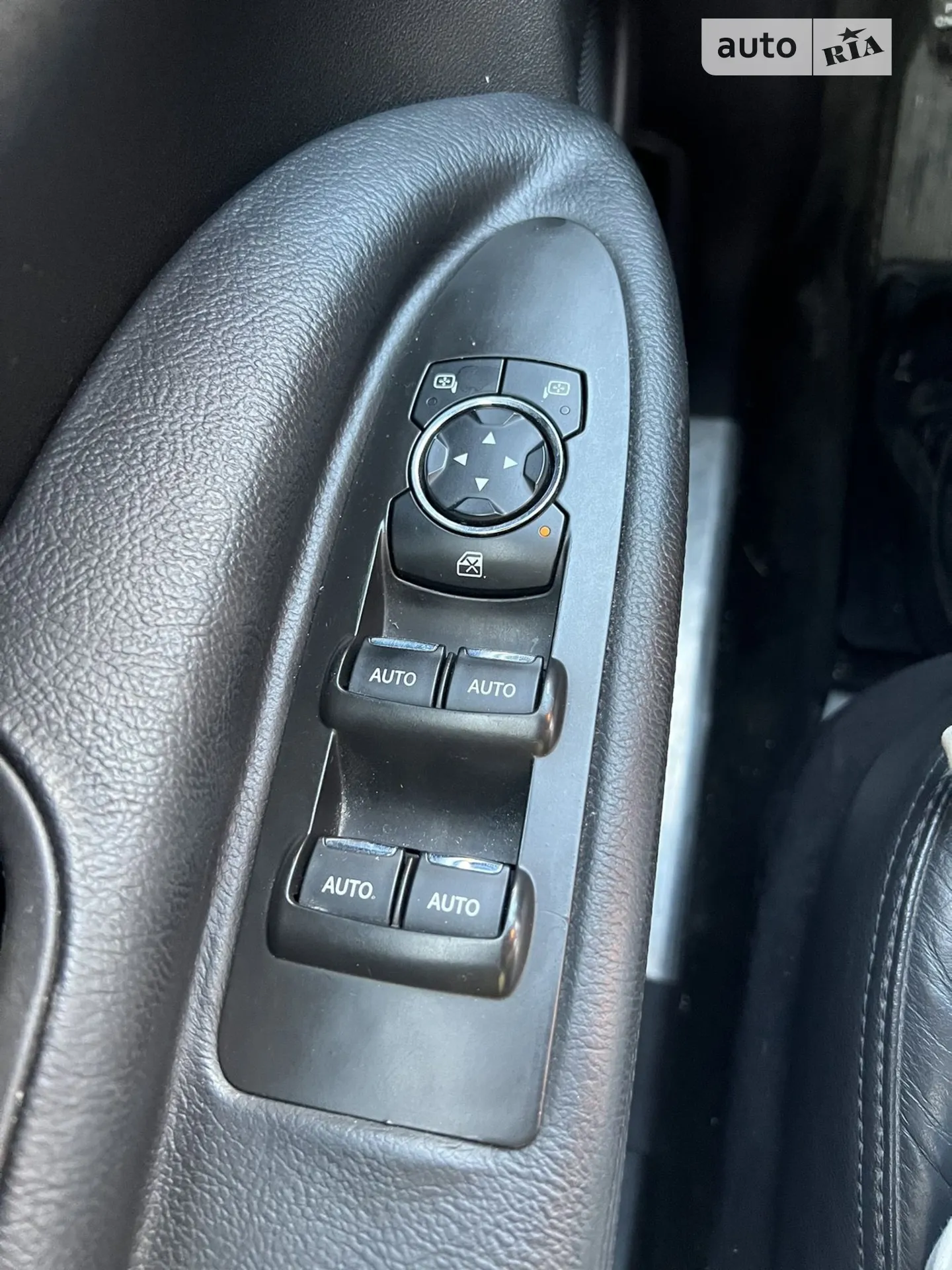 2018 Lincoln MKT - мініатюра 39