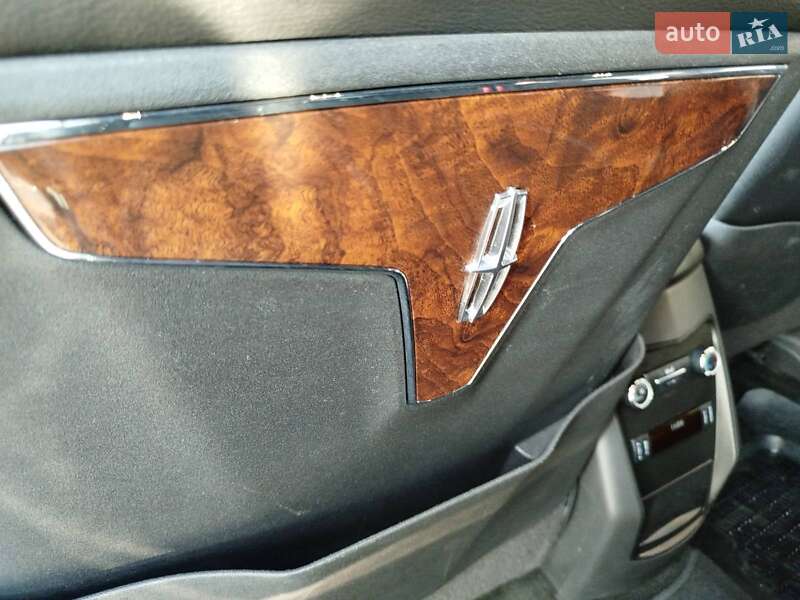 Внедорожник / Кроссовер Lincoln MKT 2017 в Харькове фото 16 Внедорожник / Кроссовер Lincoln MKT 2017 в Харькове