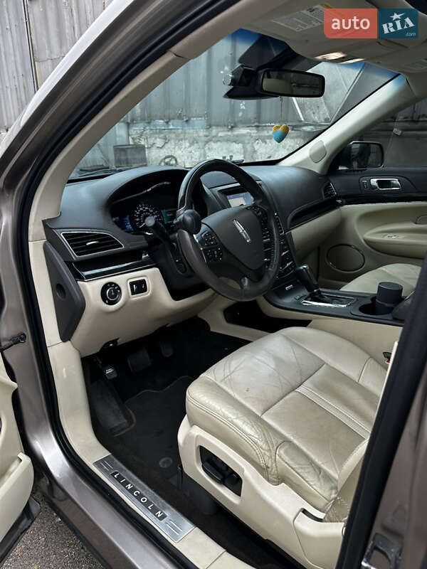 Внедорожник / Кроссовер Lincoln MKT 2019 в Днепре