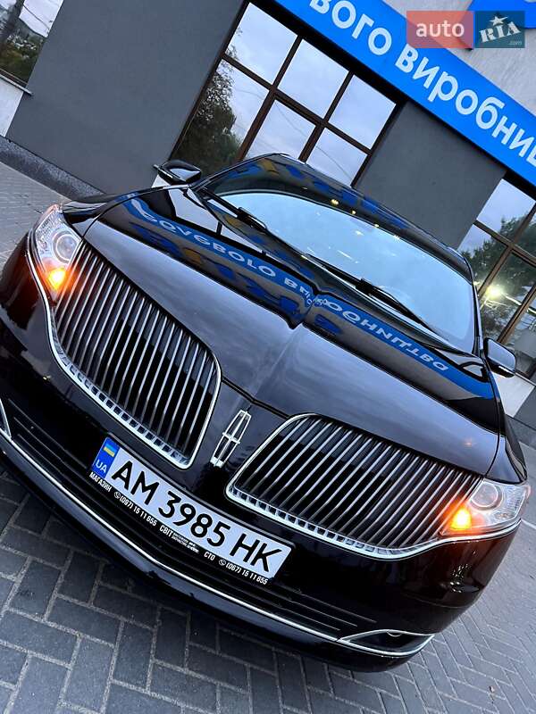 Внедорожник / Кроссовер Lincoln MKT 2016 в Житомире