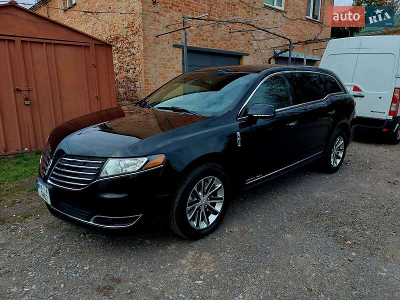 Внедорожник / Кроссовер Lincoln MKT 2017 в 
