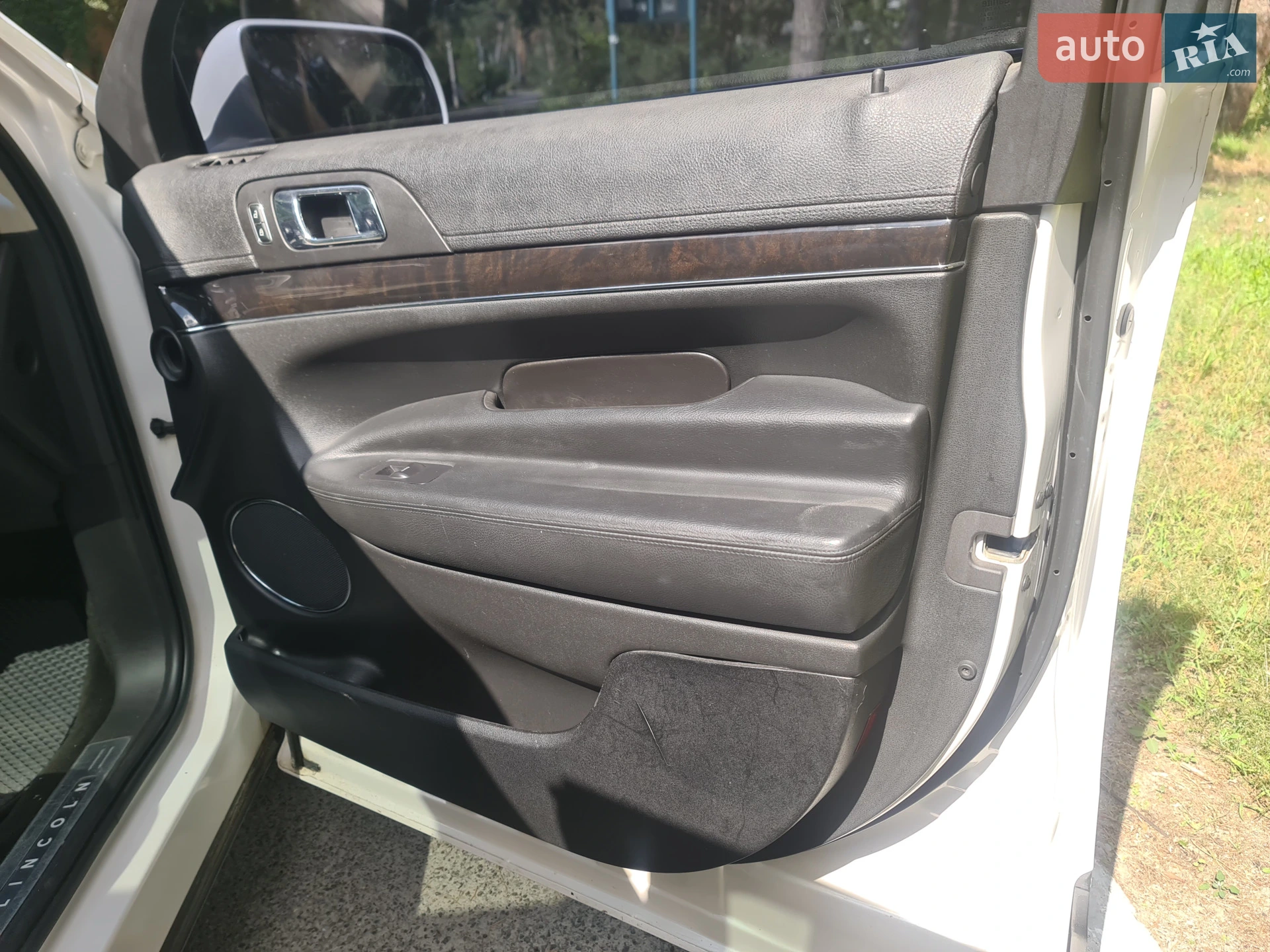 2012 Lincoln MKT - мініатюра 12