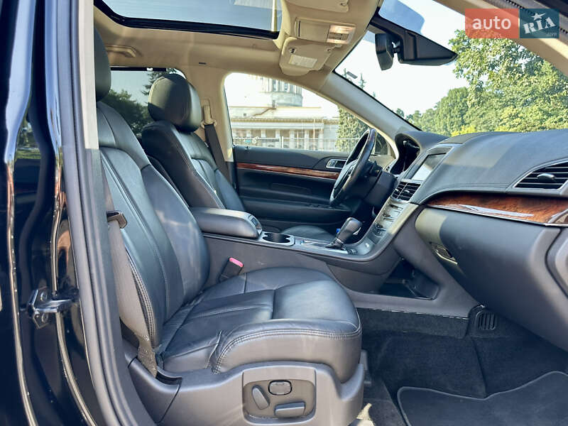 Внедорожник / Кроссовер Lincoln MKT 2016 в Киеве