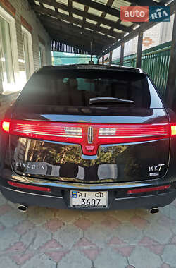 Внедорожник / Кроссовер Lincoln MKT 2015 в 