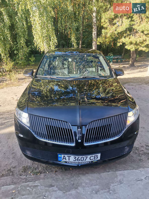 Внедорожник / Кроссовер Lincoln MKT 2015 в 