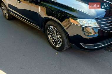 Внедорожник / Кроссовер Lincoln MKT 2017 в 