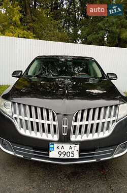 Внедорожник / Кроссовер Lincoln MKT 2012 в 