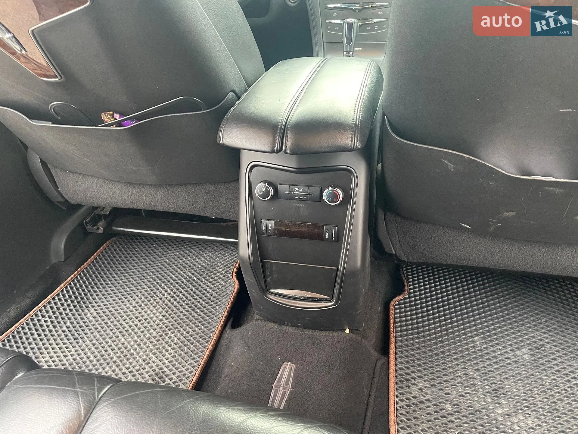 2012 Lincoln MKT - мініатюра 9