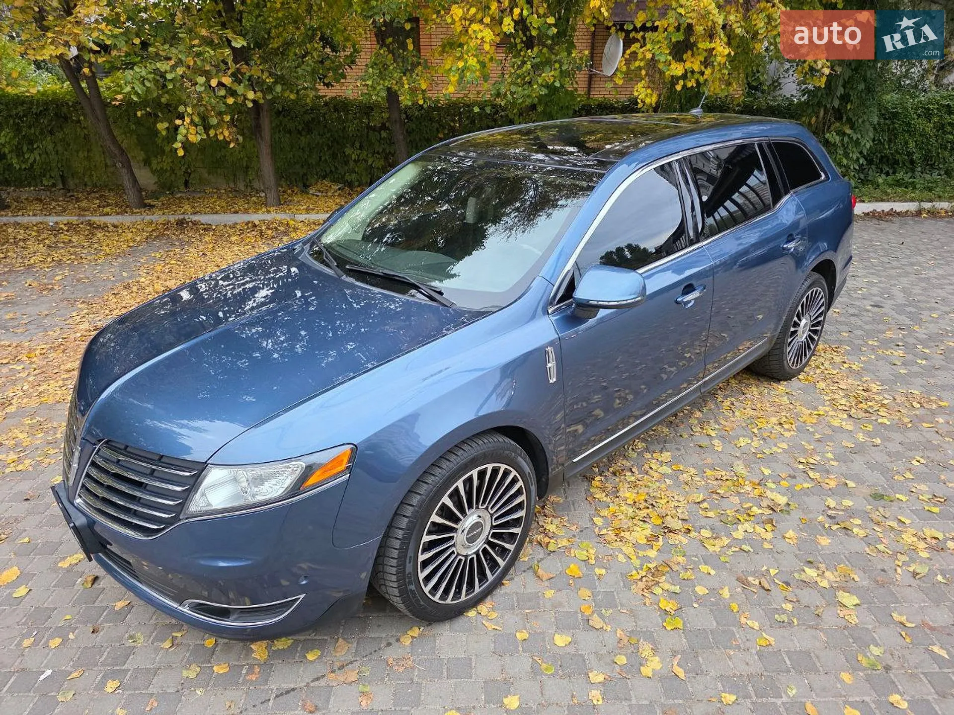 2019 Lincoln MKT - мініатюра 5