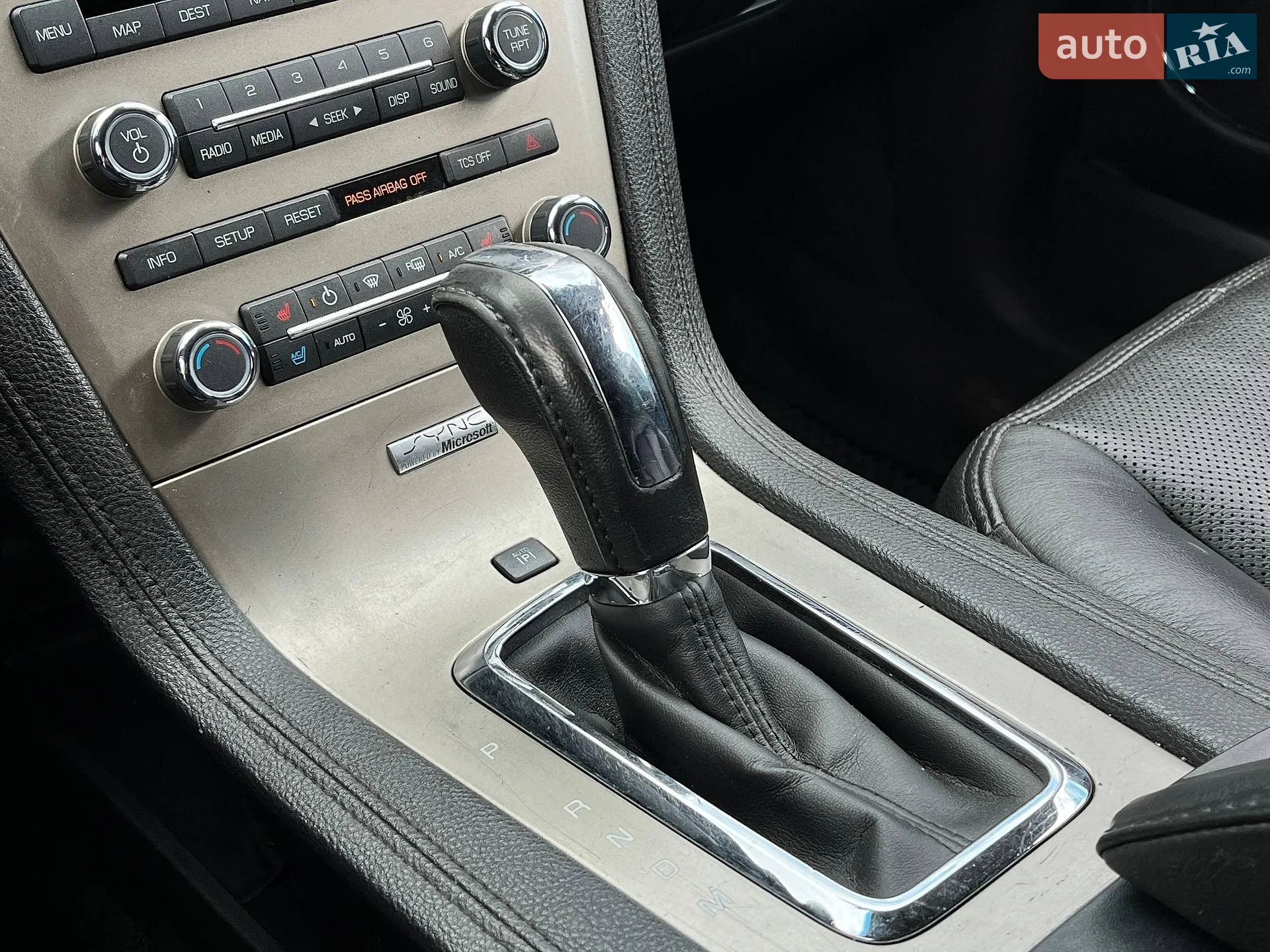 2012 Lincoln MKT - мініатюра 31