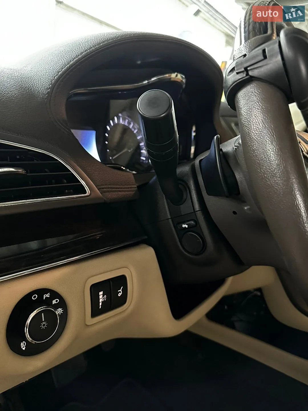 2019 Lincoln MKT - мініатюра 8