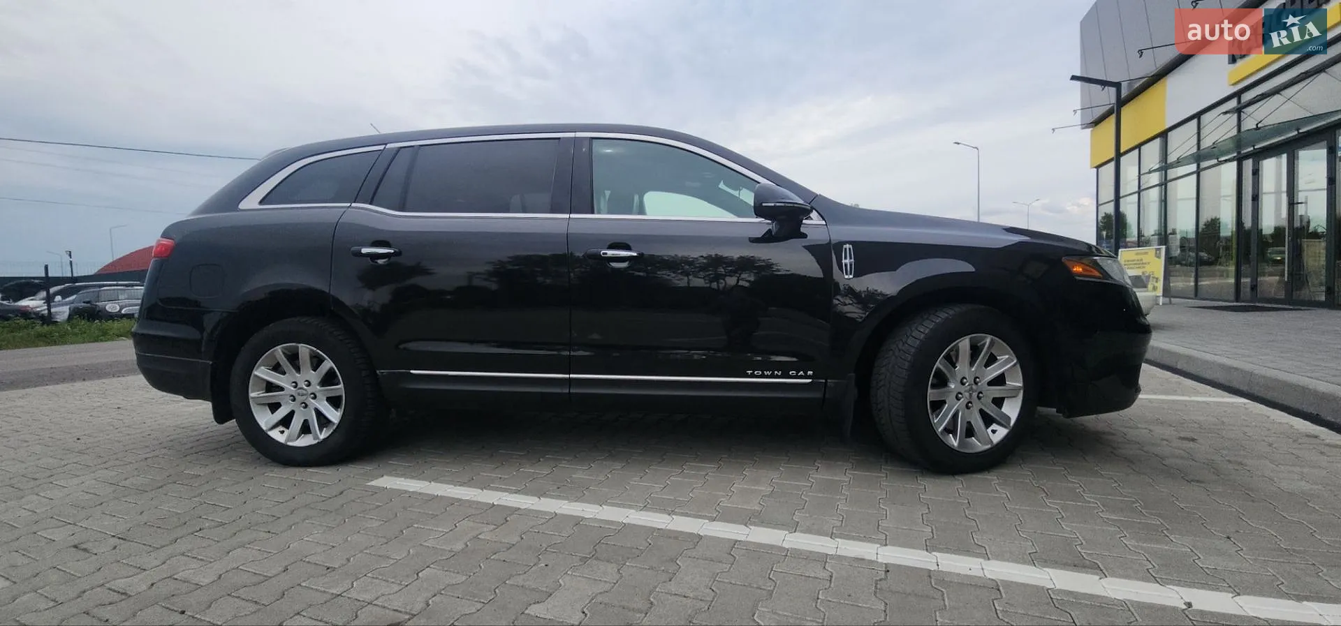 2015 Lincoln MKT - мініатюра 4