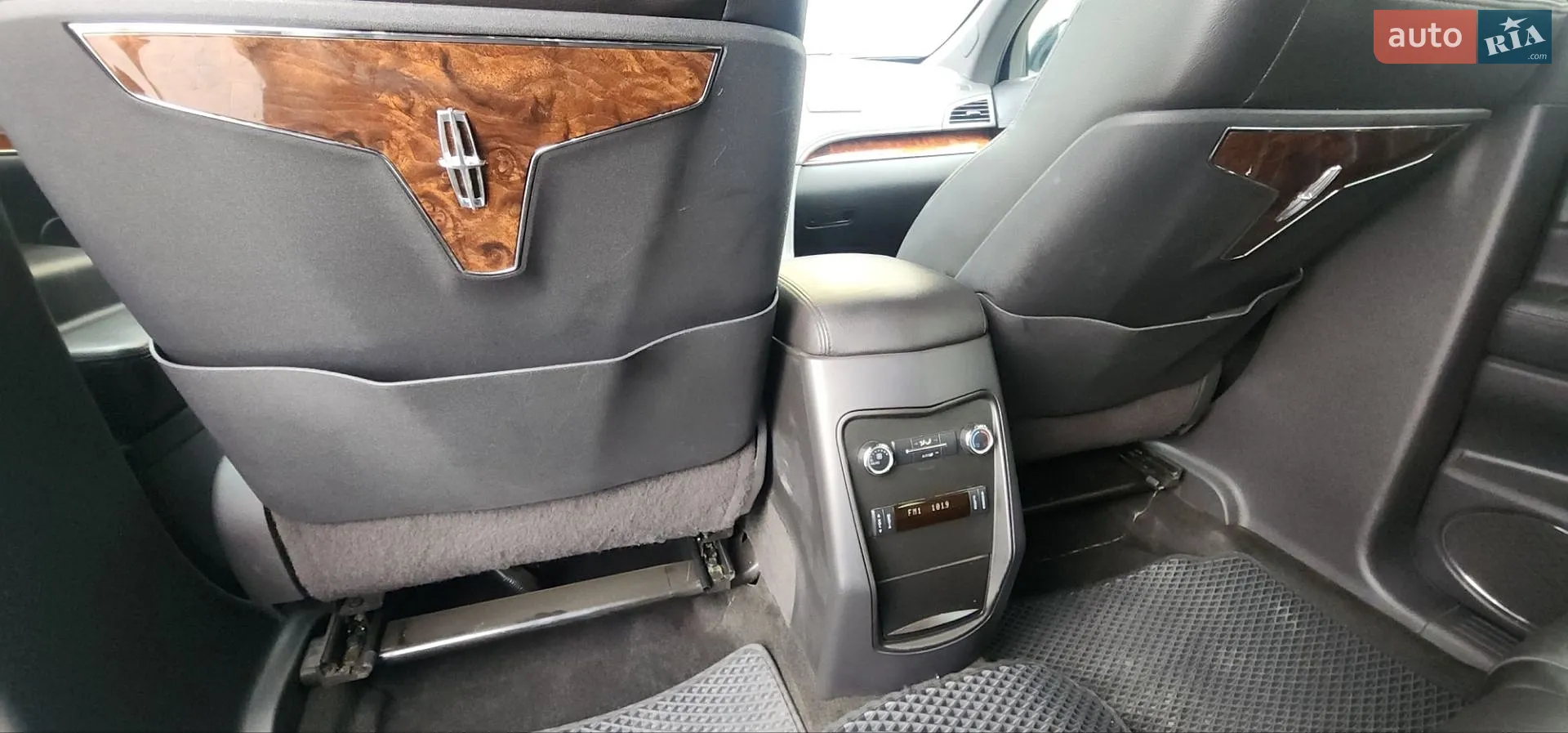 2015 Lincoln MKT - мініатюра 40