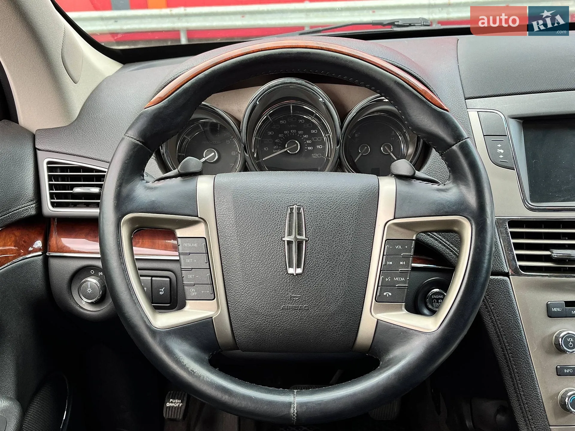 2012 Lincoln MKT - мініатюра 25