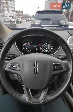 Позашляховик / Кросовер Lincoln MKX 2018 в 