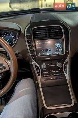 Позашляховик / Кросовер Lincoln MKX 2016 в 