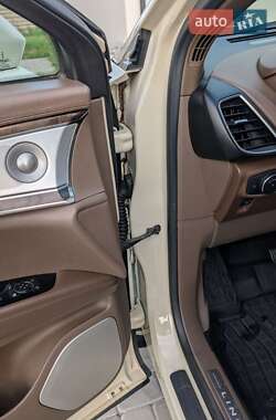 Позашляховик / Кросовер Lincoln MKX 2016 в 