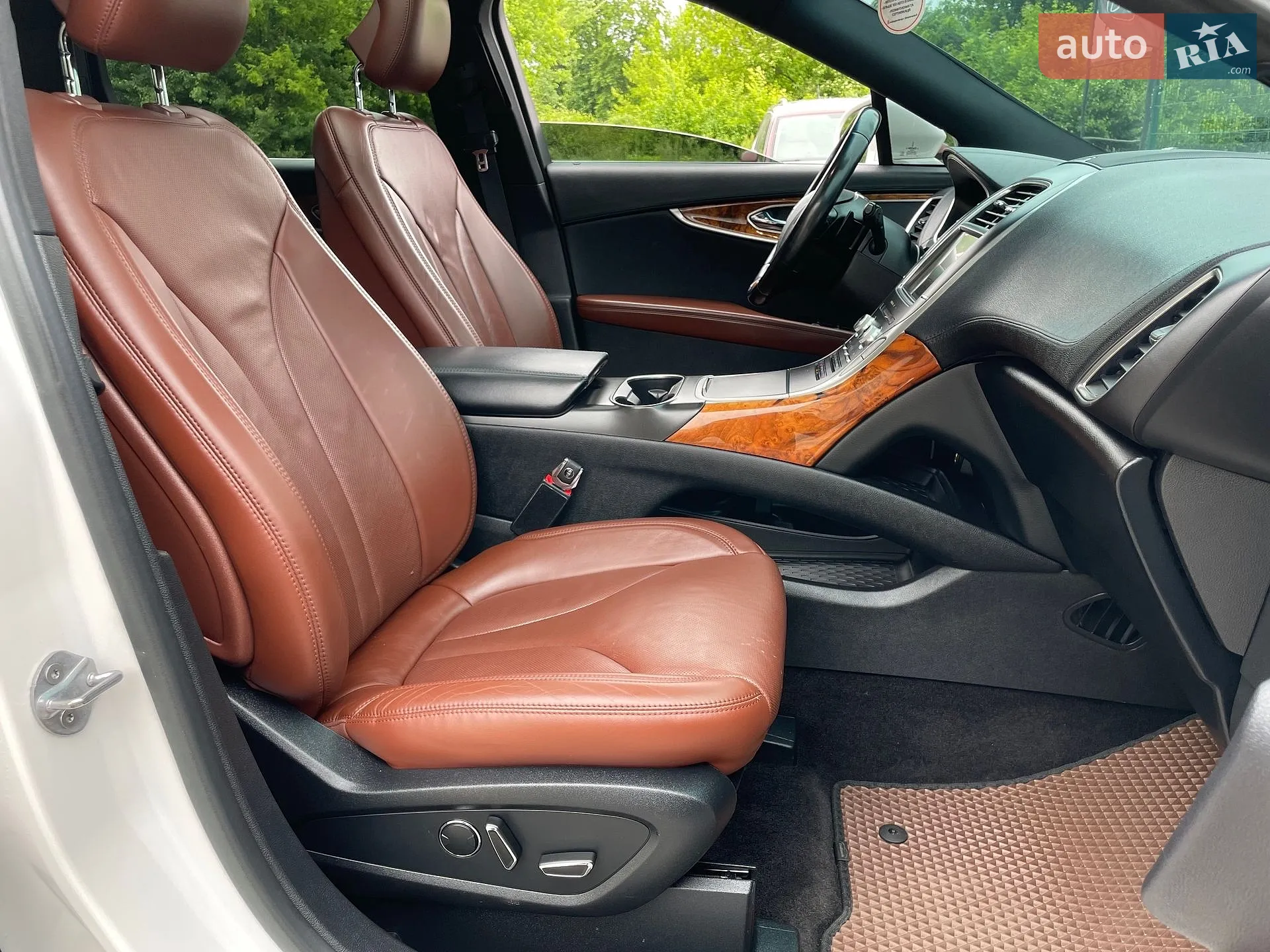 2016 Lincoln MKX - мініатюра 43