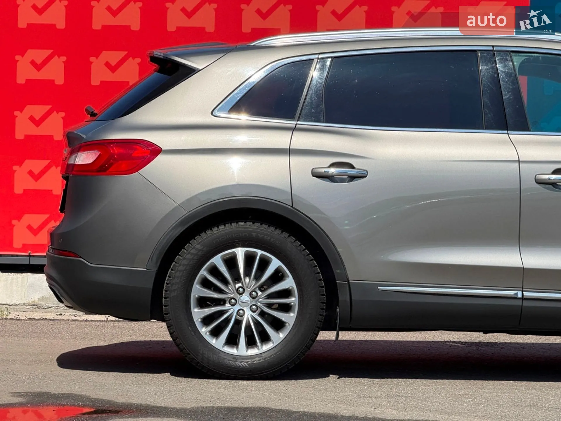 2015 Lincoln MKX - мініатюра 14