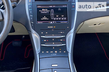 Седан Lincoln MKZ 2013 в 