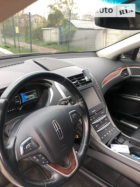 Седан Lincoln MKZ 2015 в Львове