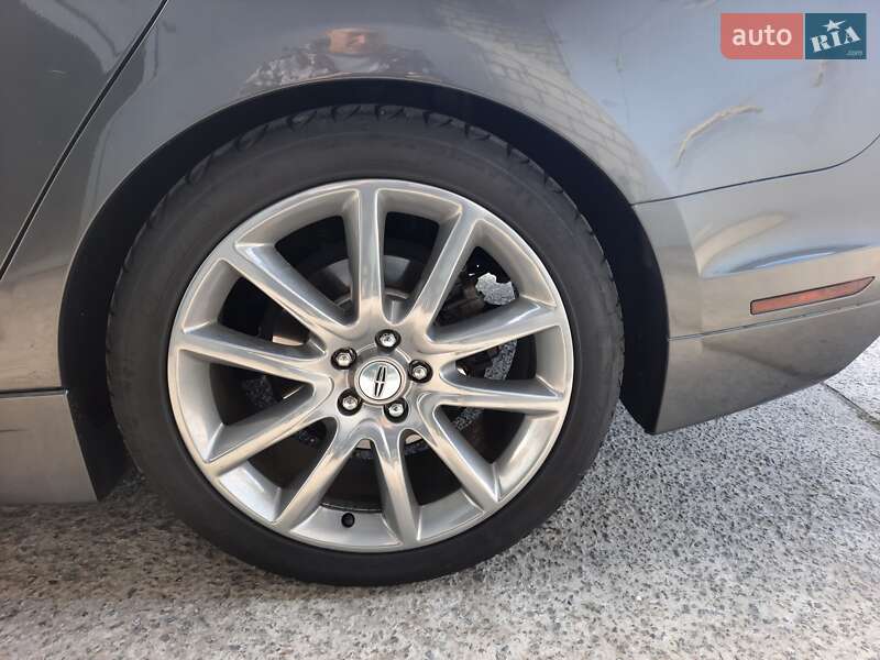 Седан Lincoln MKZ 2015 в Кременчуге