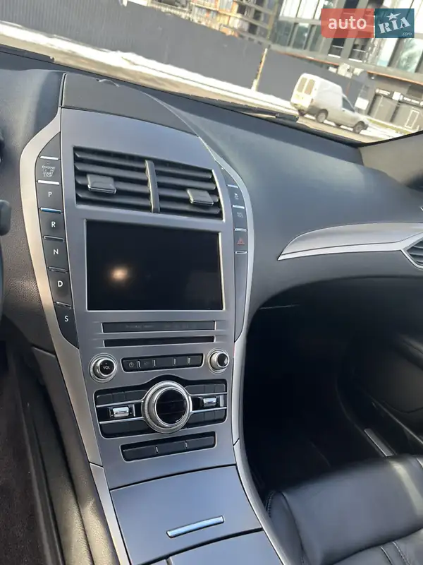 Lincoln MKZ