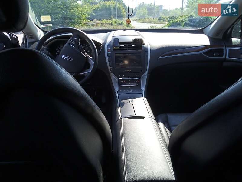 Седан Lincoln MKZ 2015 в Киеве