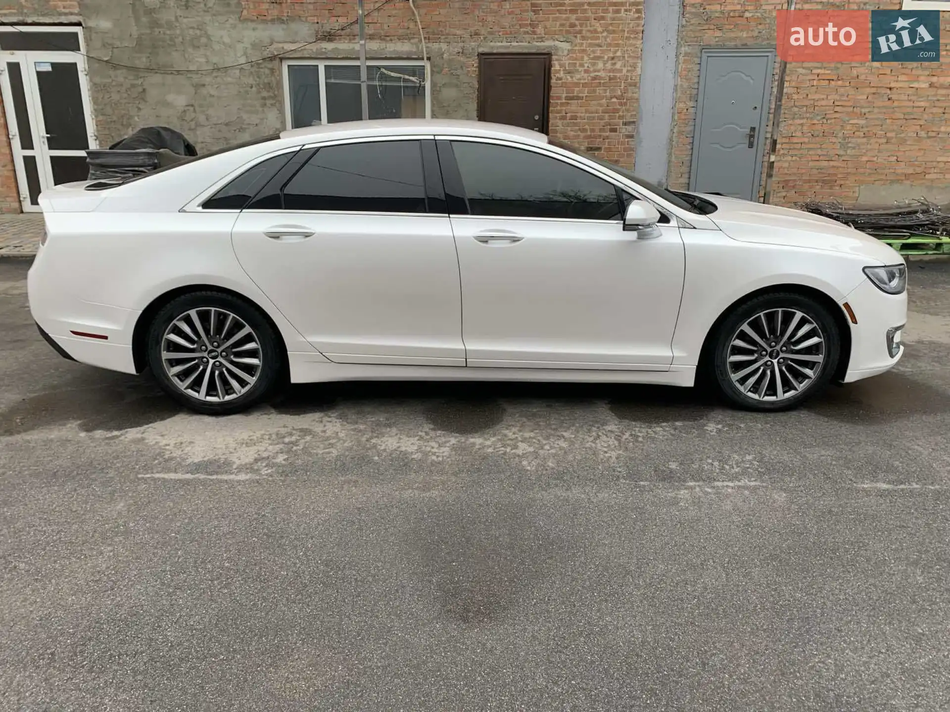 2016 Lincoln MKZ - мініатюра 9