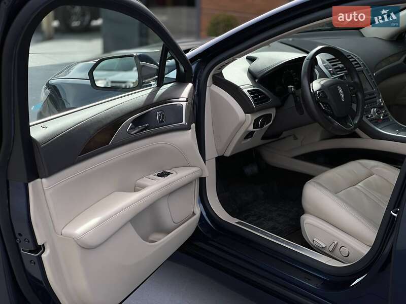 Седан Lincoln MKZ 2016 в Ровно